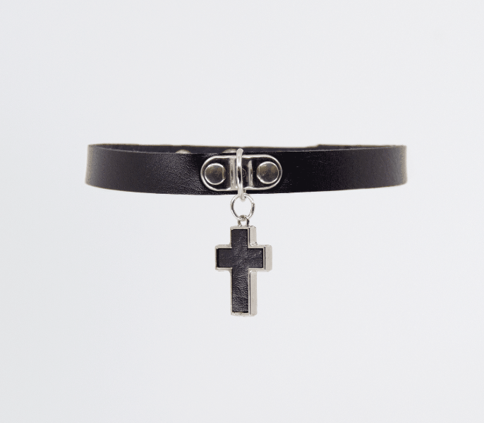LOVE IN LEATHER ADJUSTABLE CHOKER CROSS